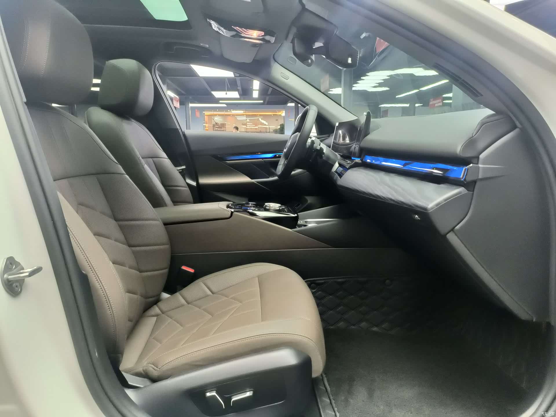 BMW 5 Series, 2025 4