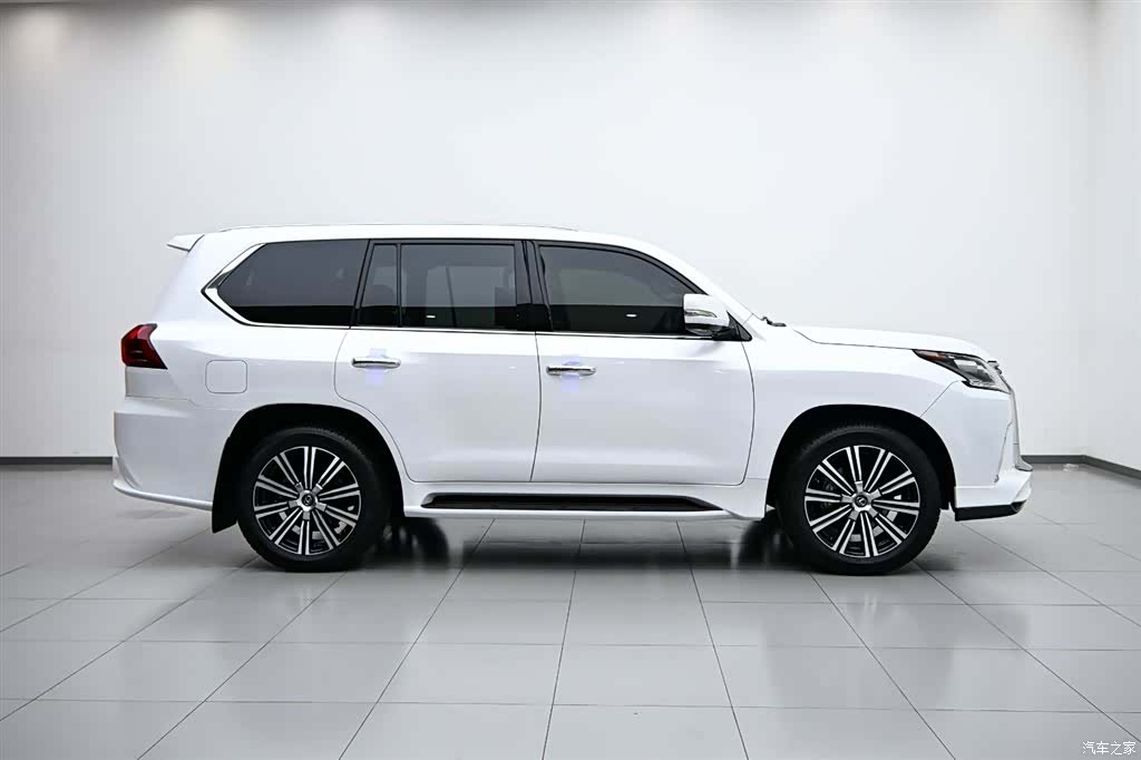 Lexus LX, 2022 6
