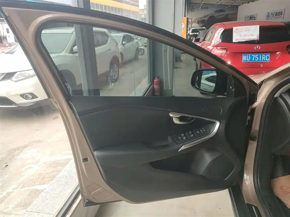 Volvo V40 Volvo V40