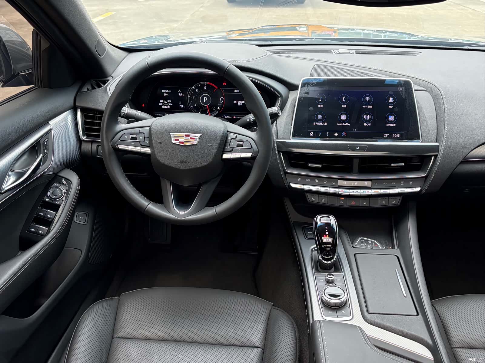 Cadillac CT5, 2023 все фото