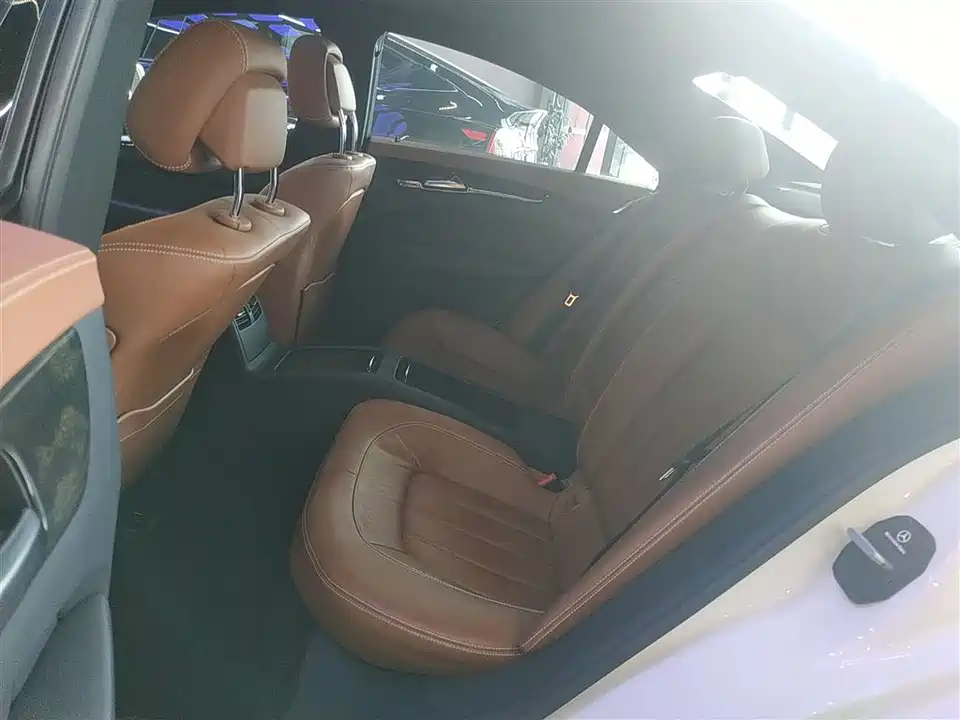 Mercedes-Benz CLS Mercedes-Benz CLS