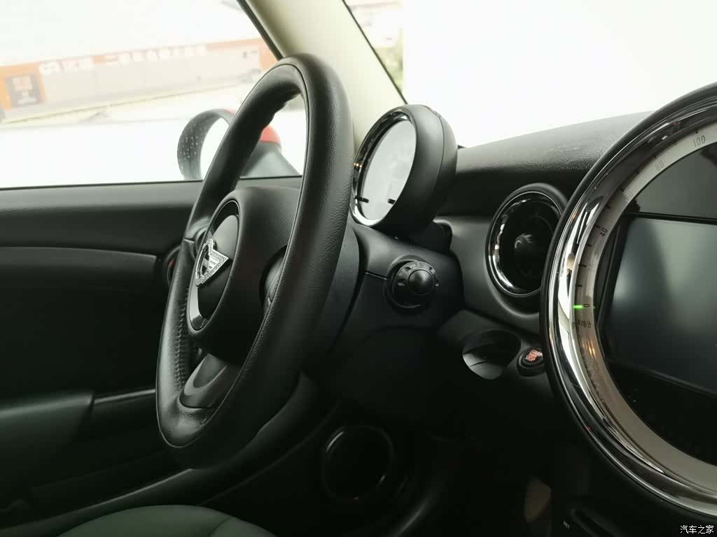 Mini ONE, 2013 22