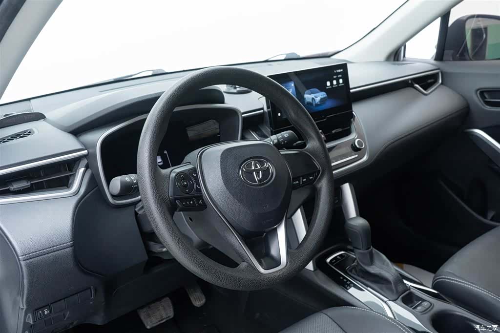Toyota Frontlander, 2025 19