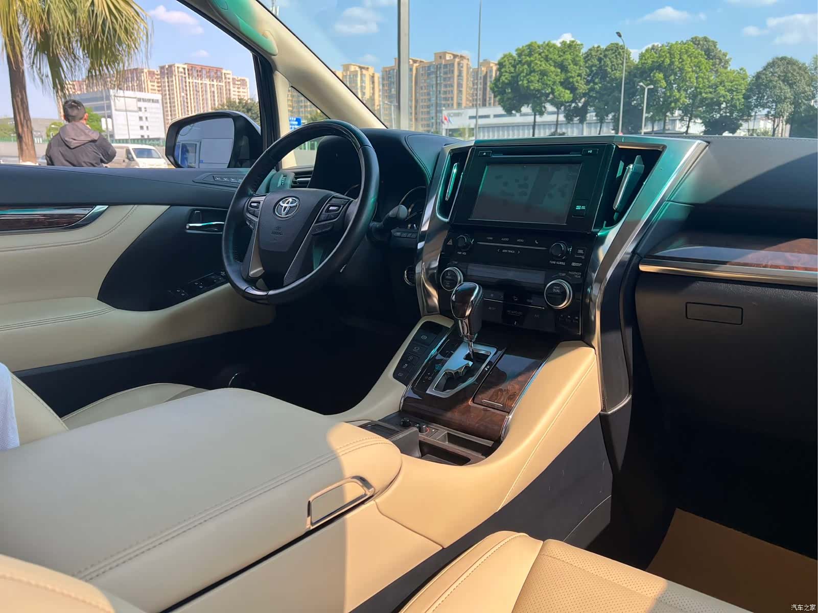 Toyota Alphard, 2019 7
