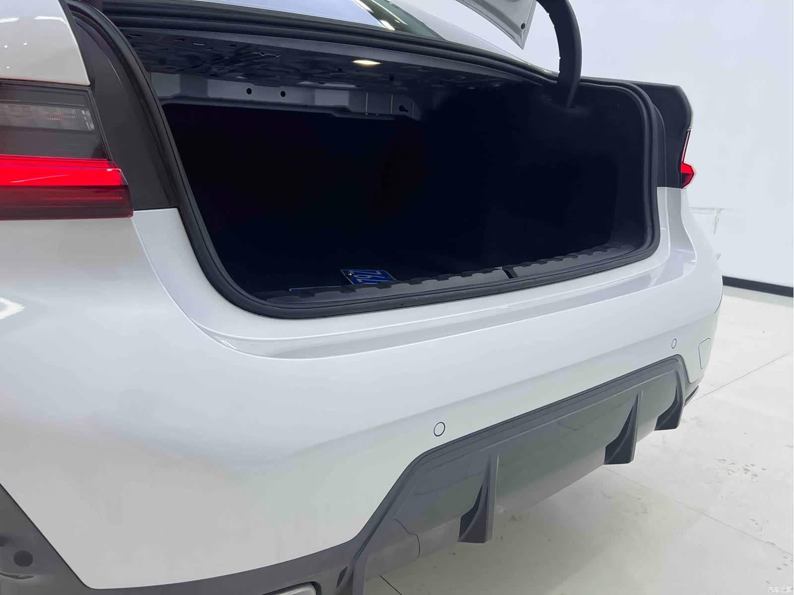 BMW 3 Series, 2024 19
