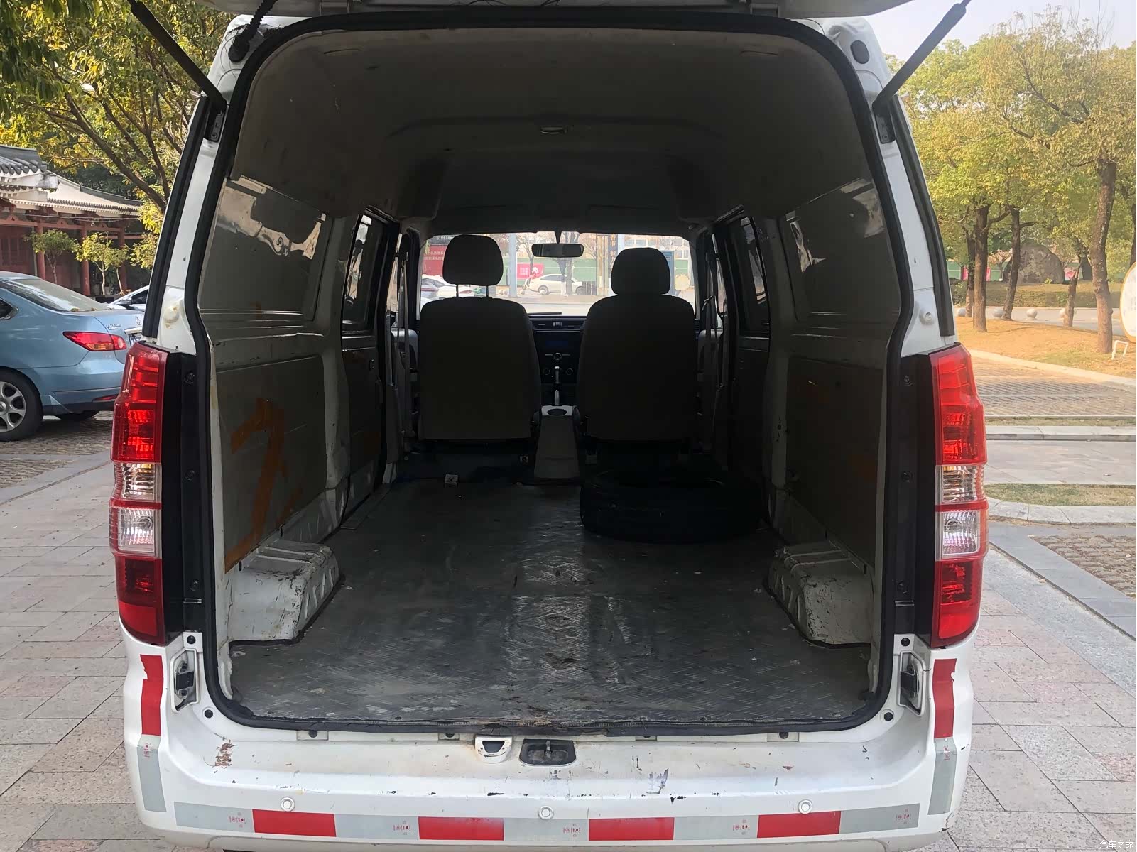 Geely E5, 2022 11