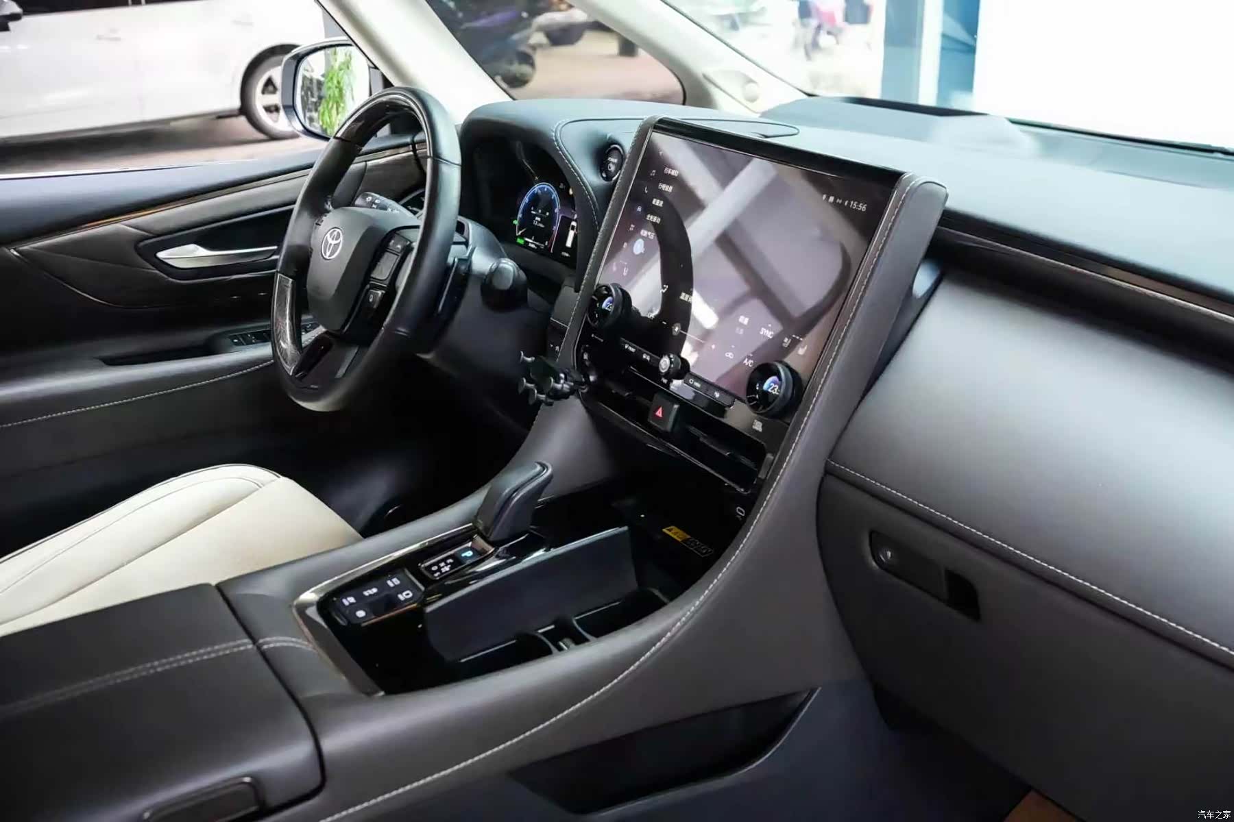 Toyota Alphard, 2024 6