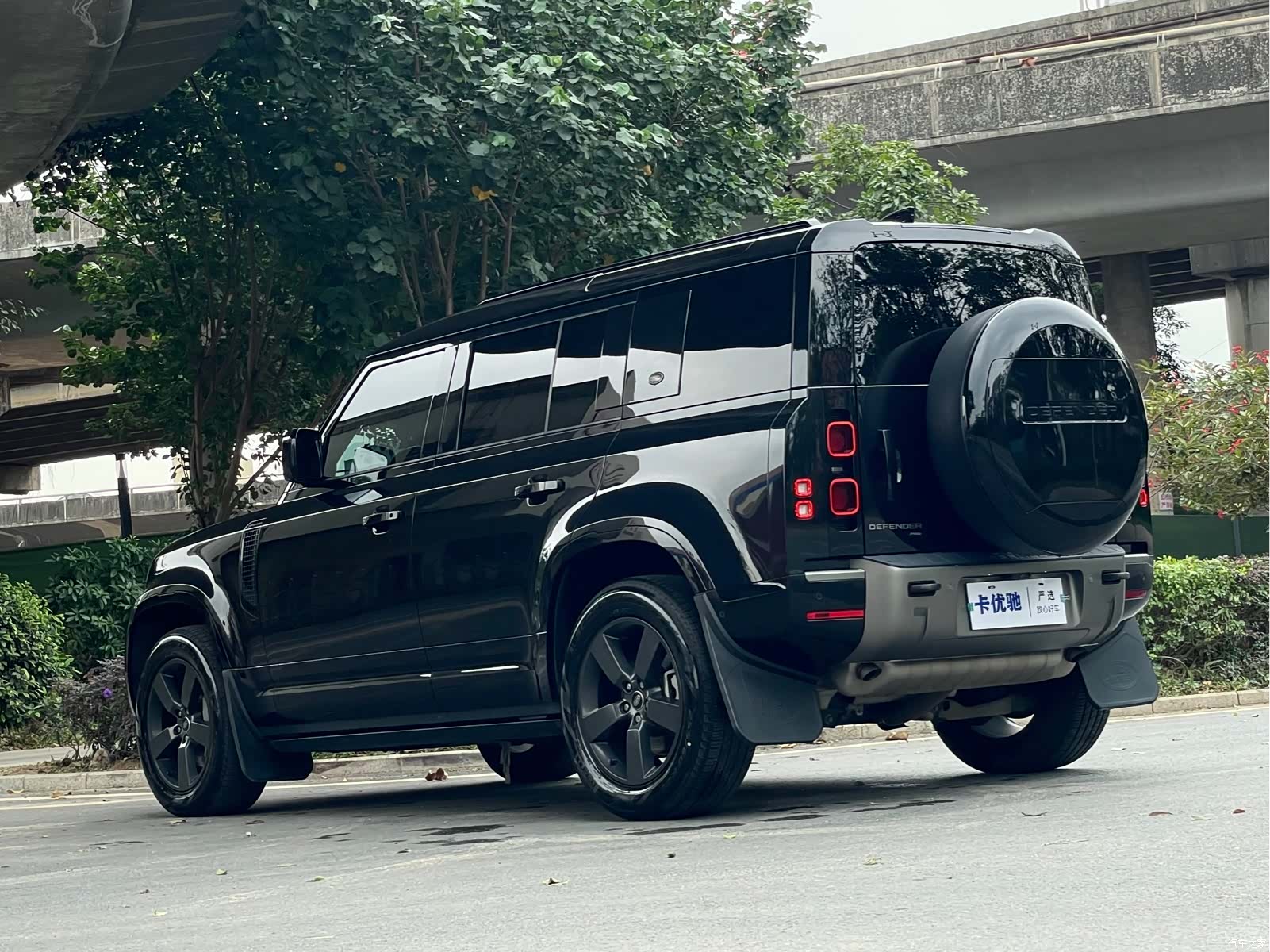 Land Rover Defender, 2023 4