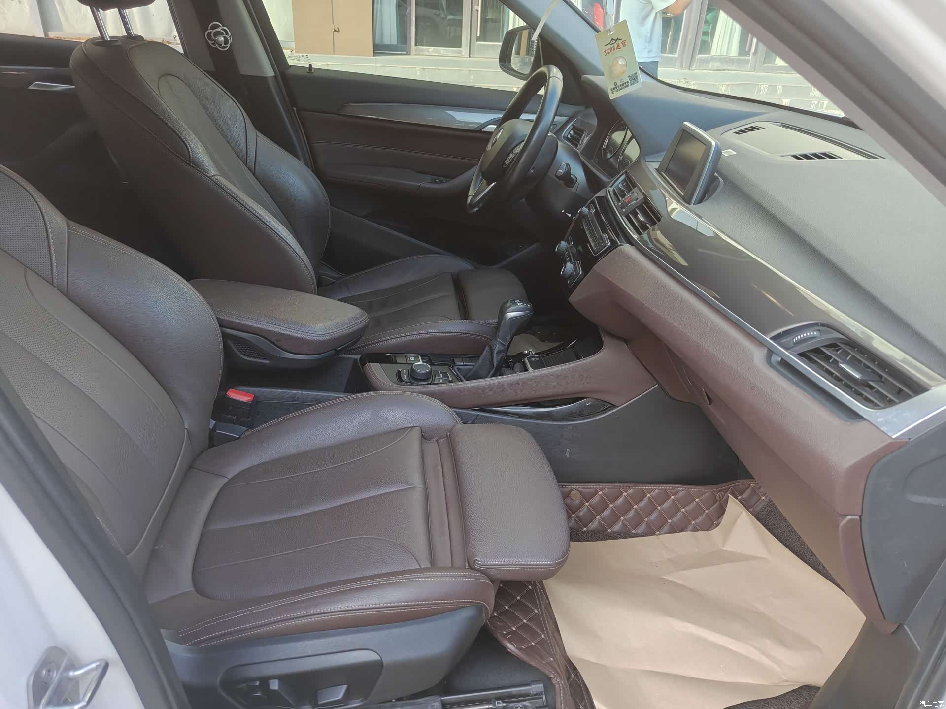 BMW X1, 2019 все фото