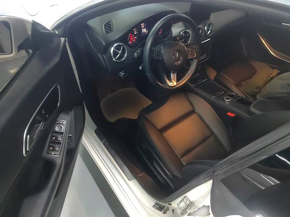 Mercedes-Benz CLA