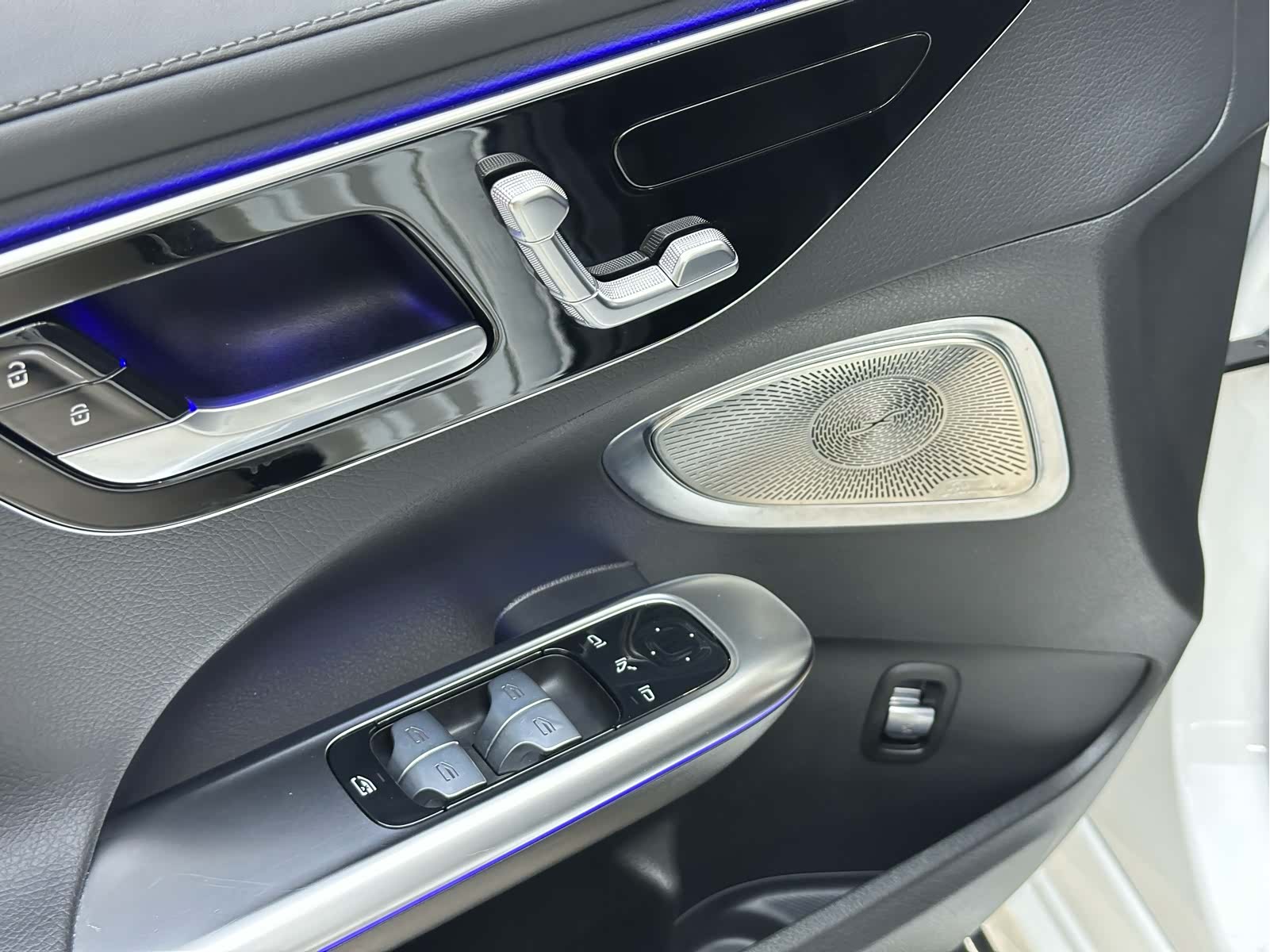 Mercedes-Benz C-Class, 2024 16
