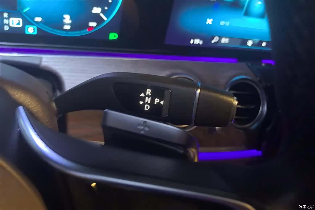 Mercedes-Benz E-Class, 2022 16