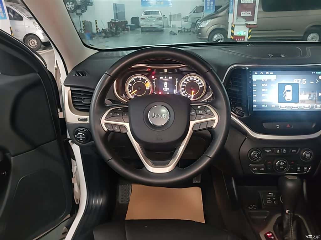 Jeep Cherokee, 2016 11