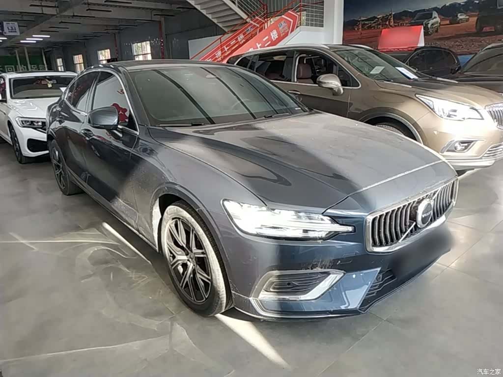 Volvo S60, 2023 4
