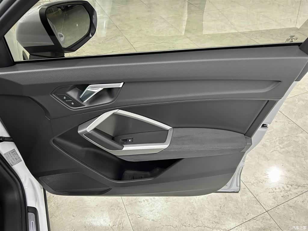 Audi Q3, 2022 12