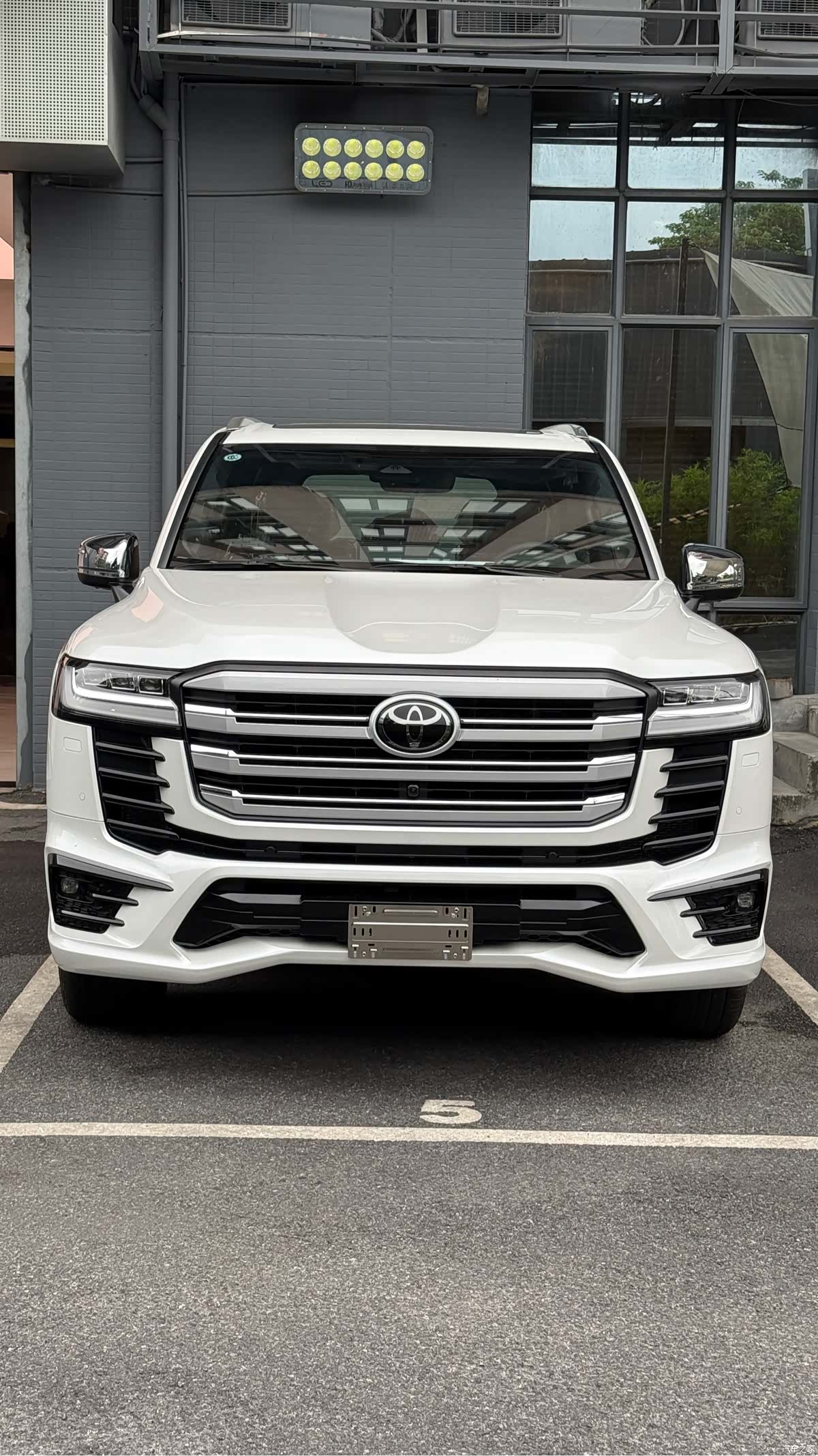 Toyota Land Cruiser, 2025 2