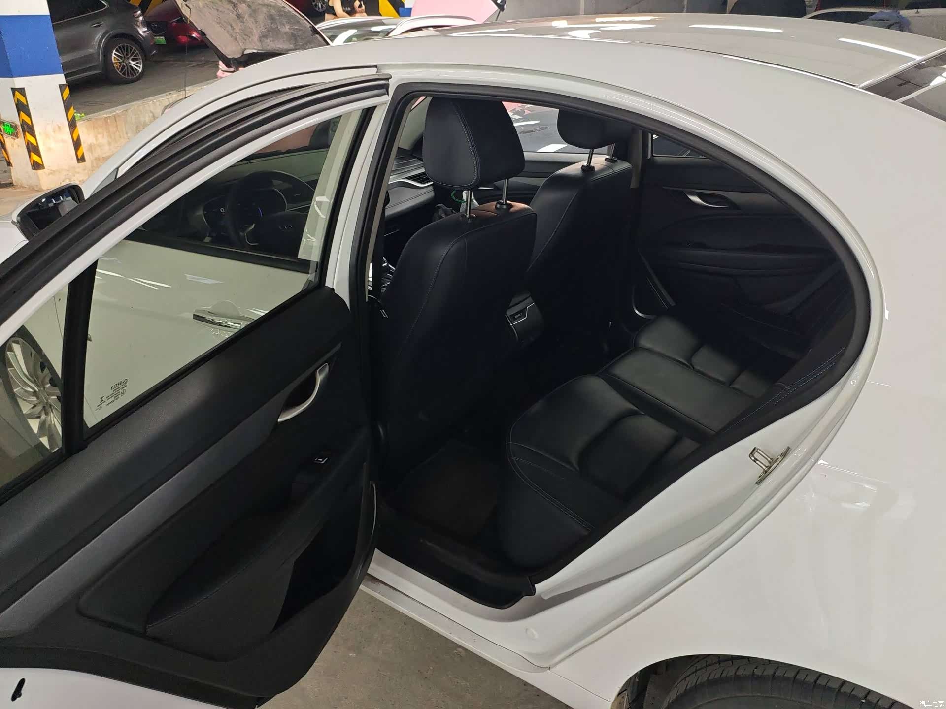 Geely Emgrand, 2021 4