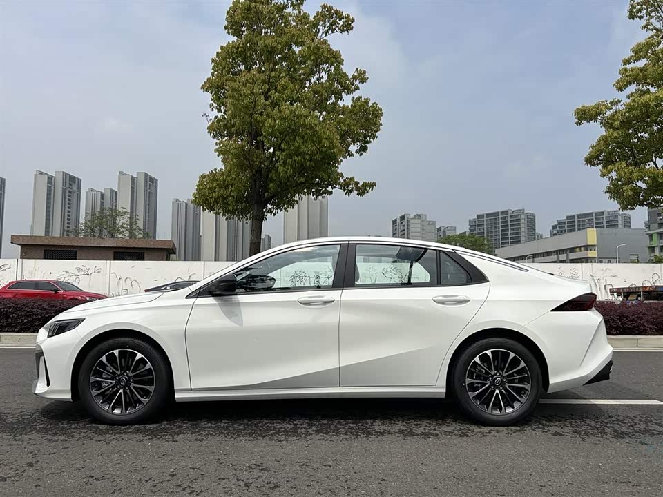 Trumpchi Shadow Leopard