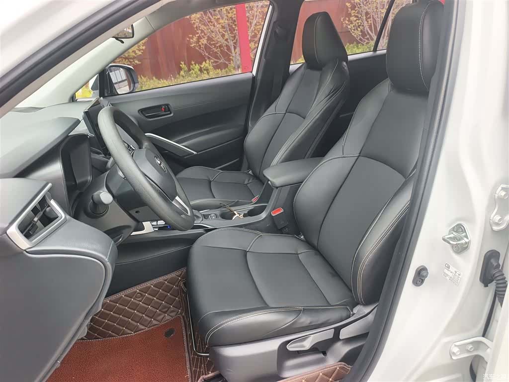 Toyota Frontlander, 2023 11