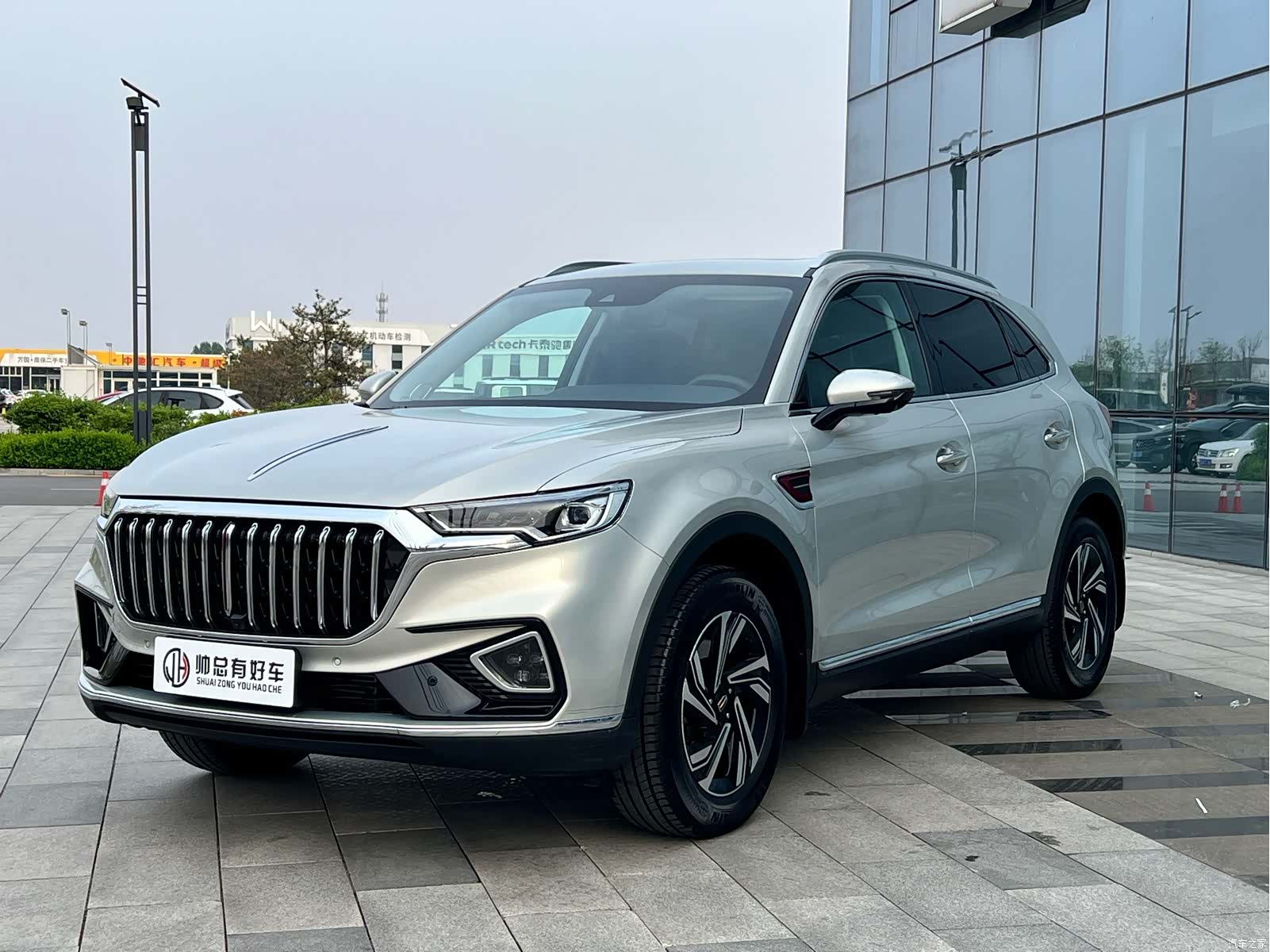 Hongqi HS5, 2022 1