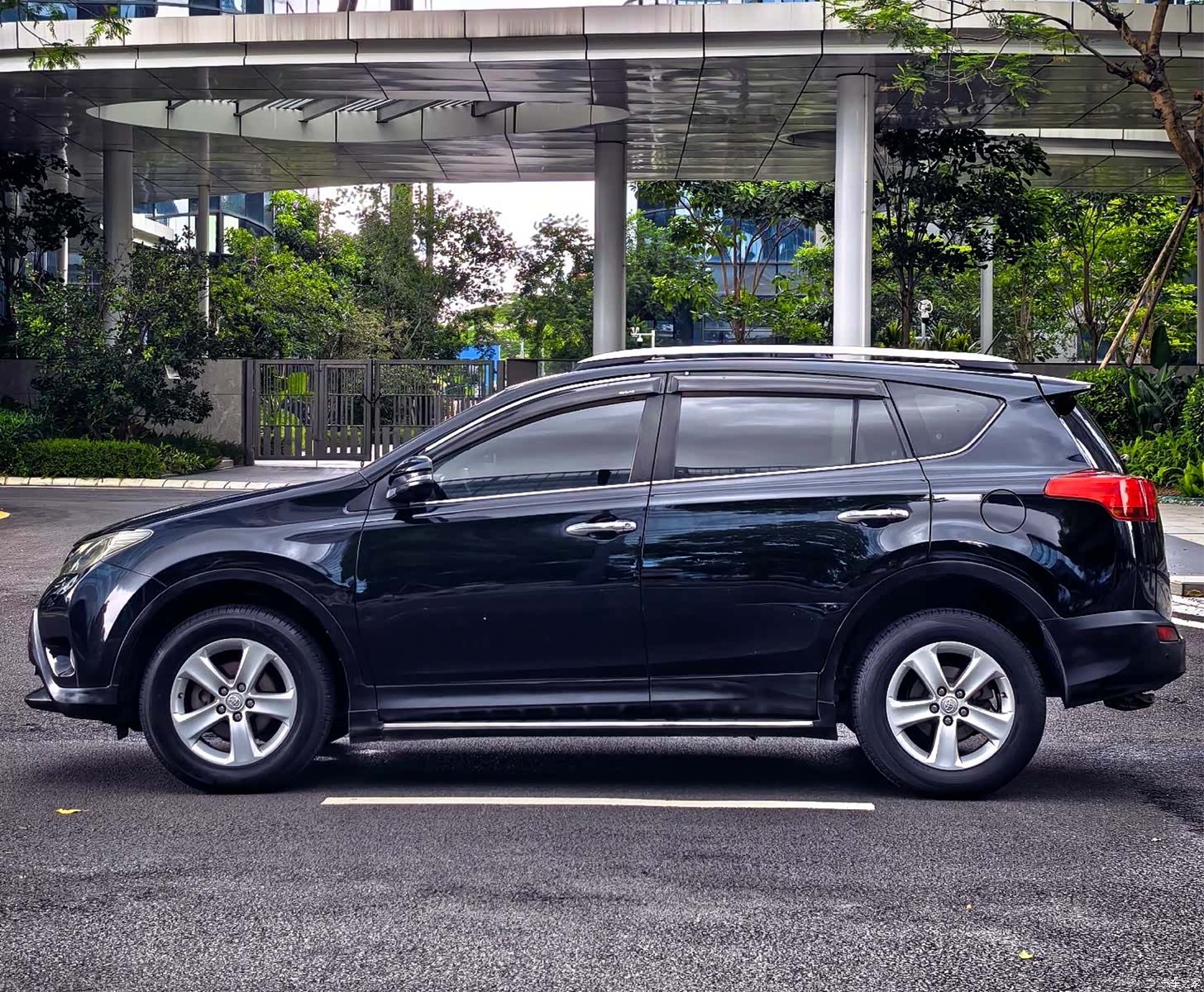 Toyota RAV4, 2013 6