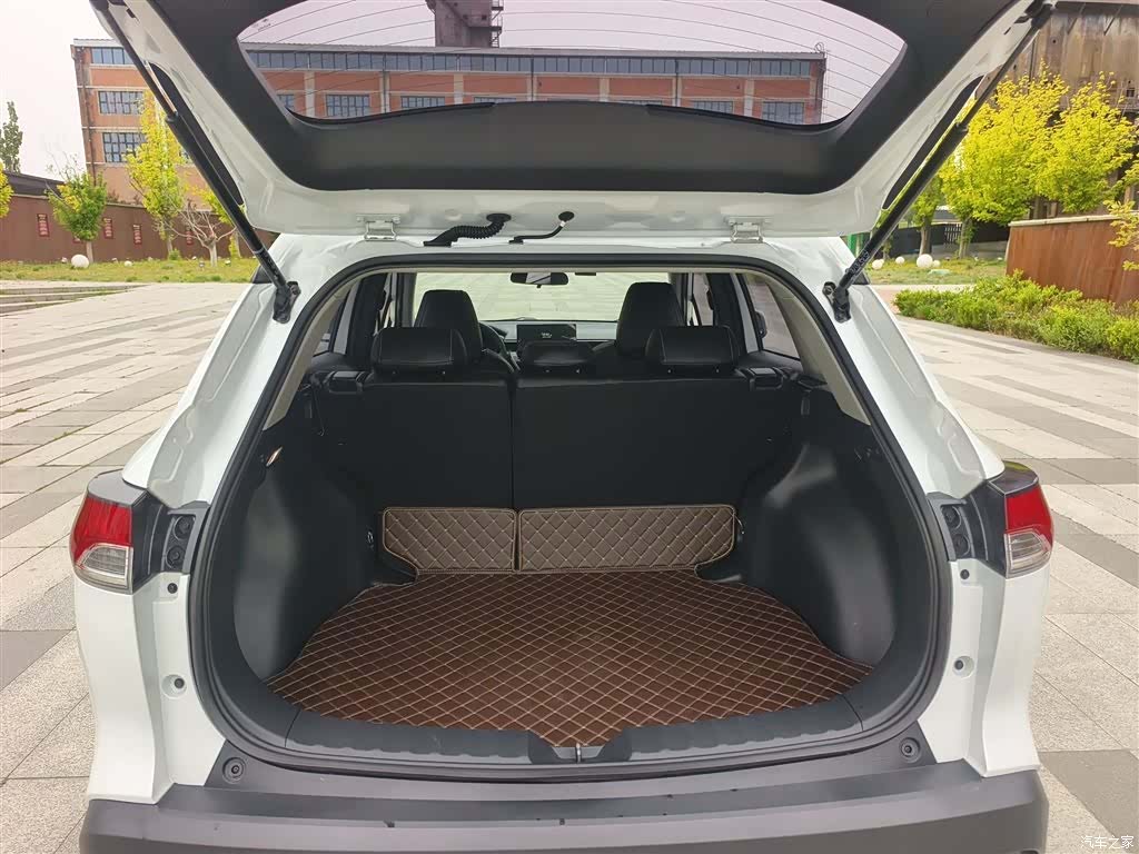 Toyota Frontlander, 2023 16