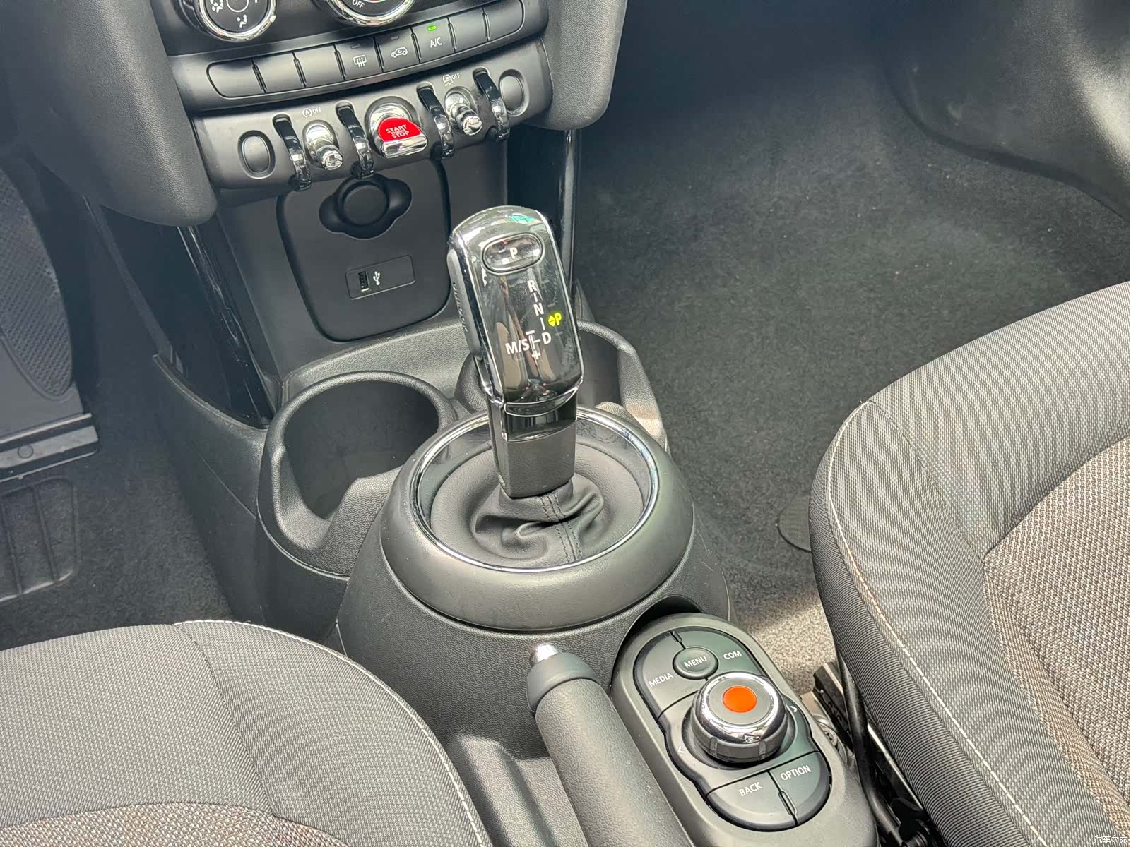 Mini ONE, 2021 14