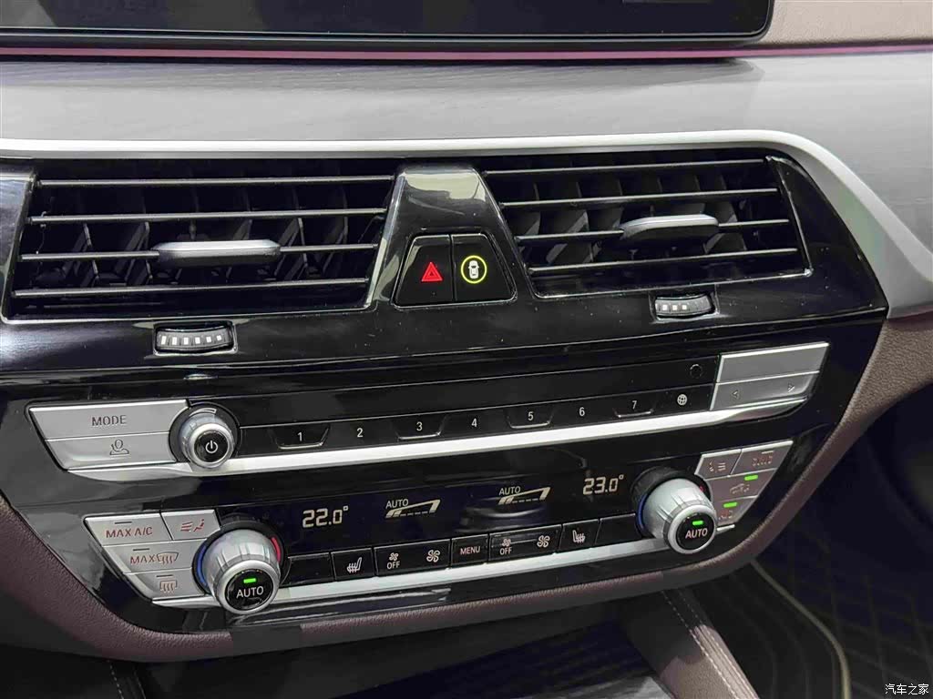 BMW 5 Series, 2022 14