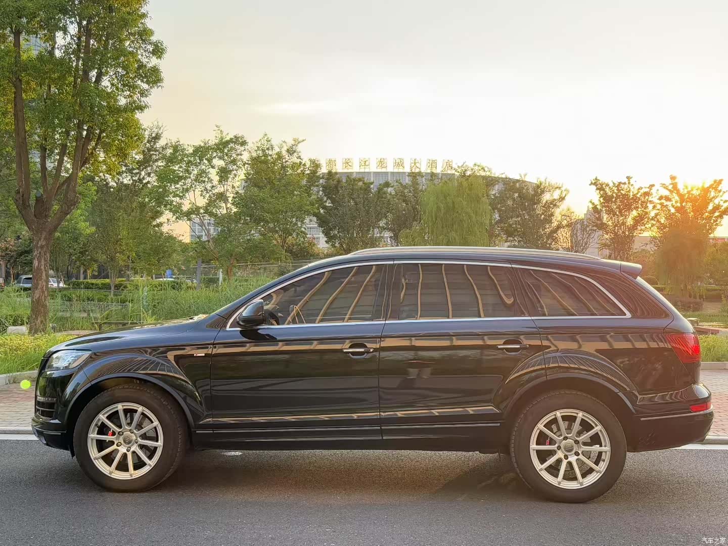 Audi Q7, 2012 3