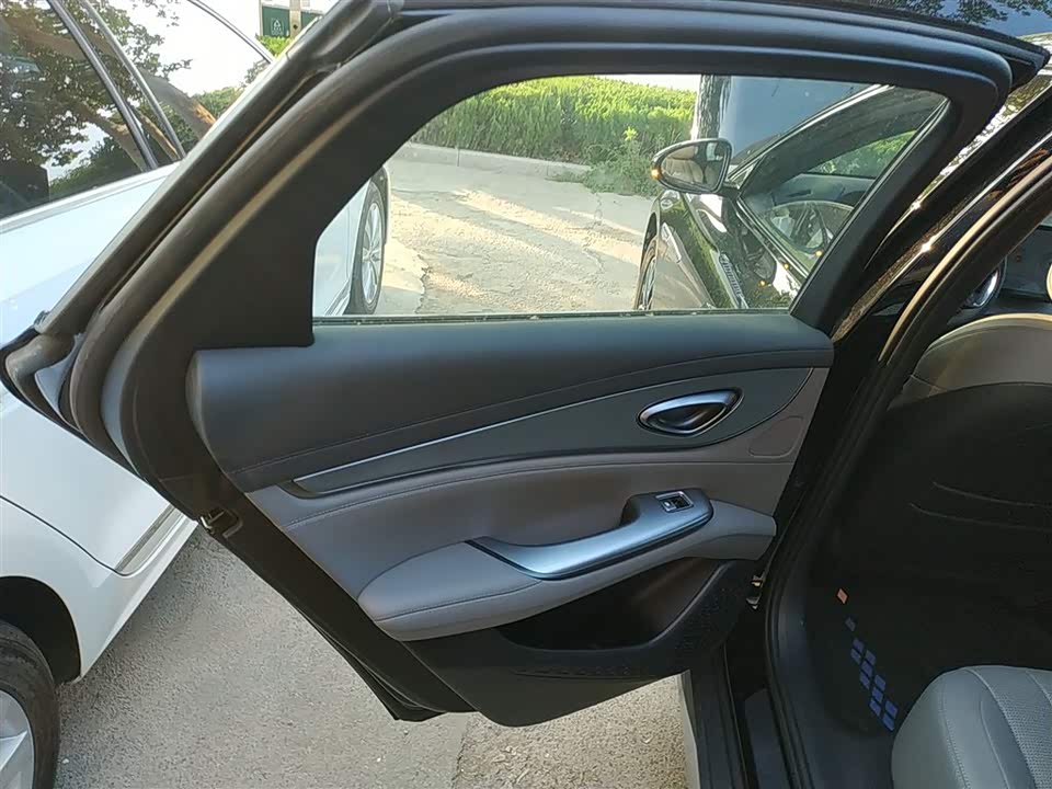 BYD Seal 07 DM-i BYD Seal 07 DM-i