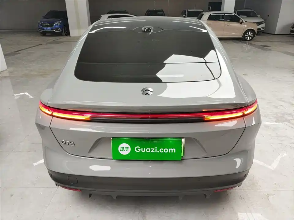NIO ET5