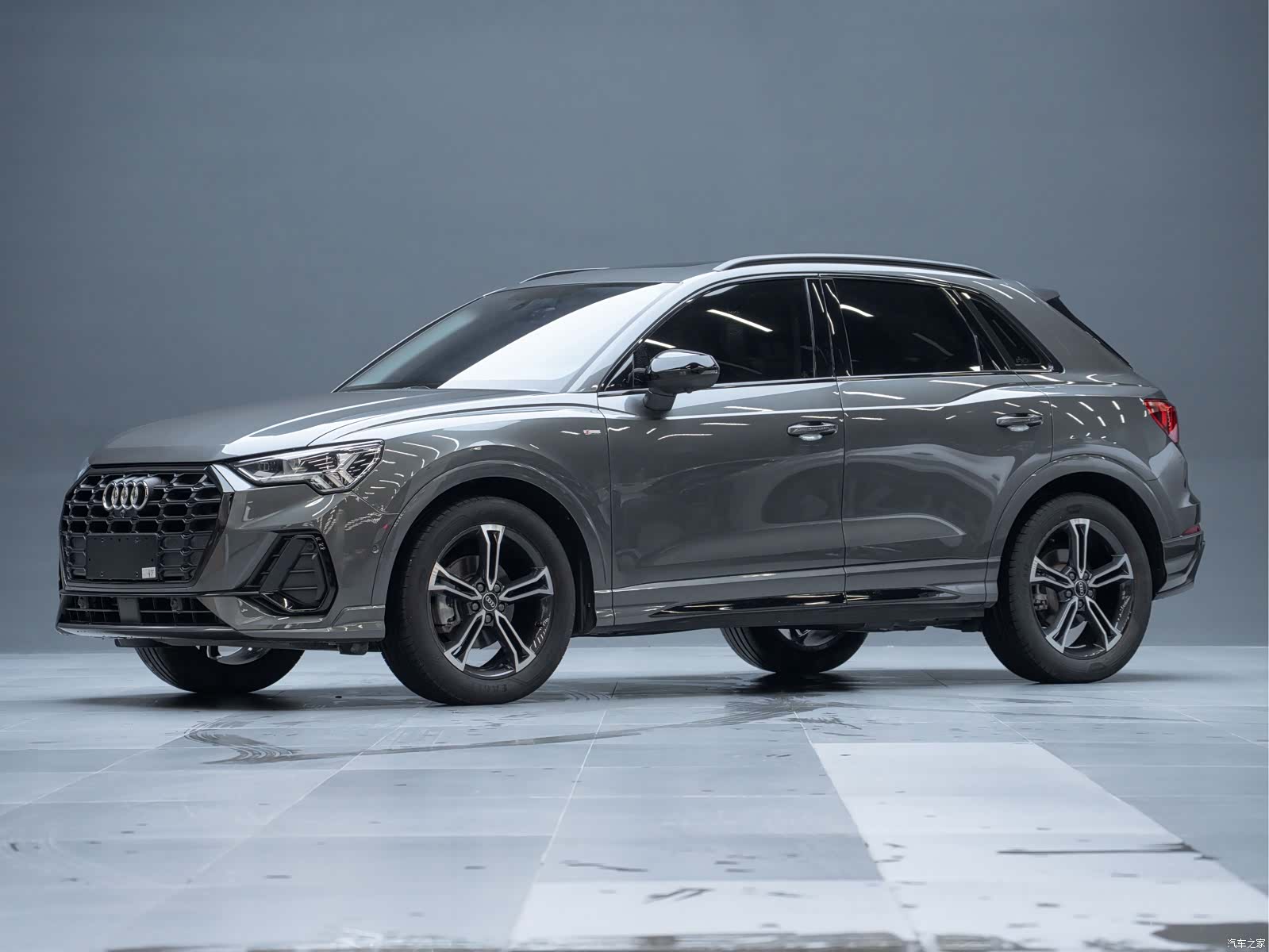 Audi Q3, 2023 1