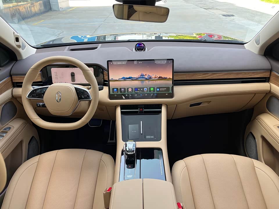 AITO Ask the world M7