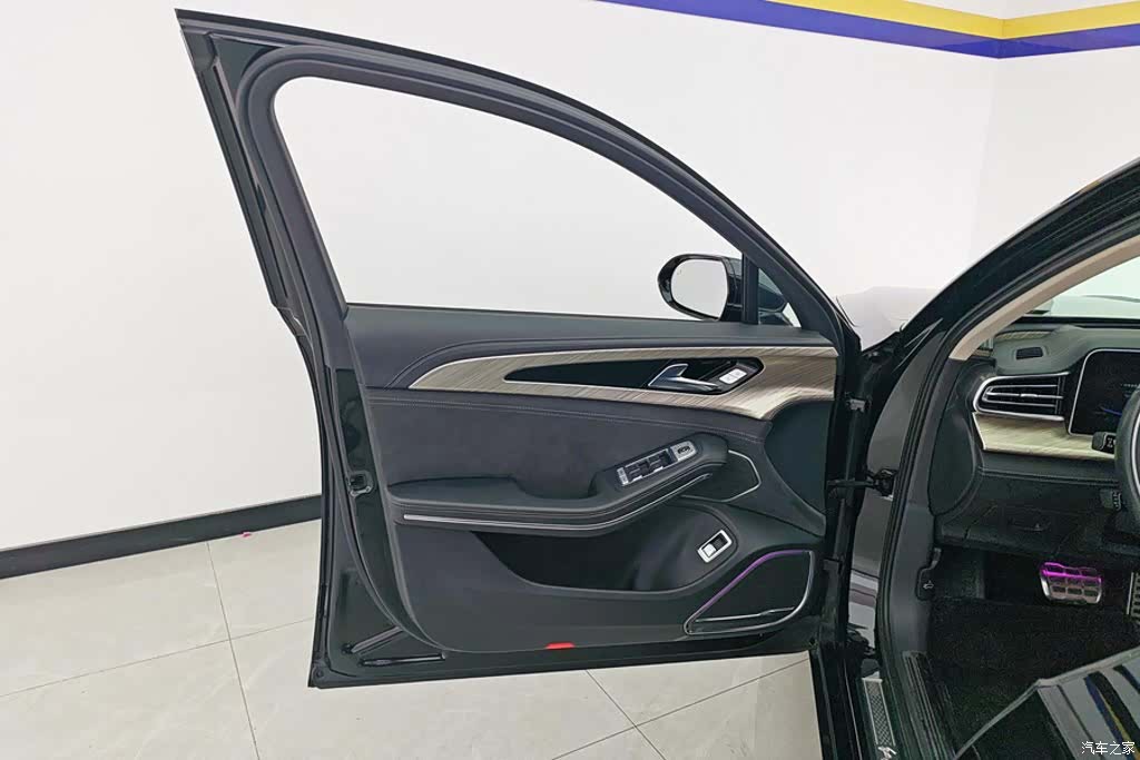 Hongqi H9, 2020 7