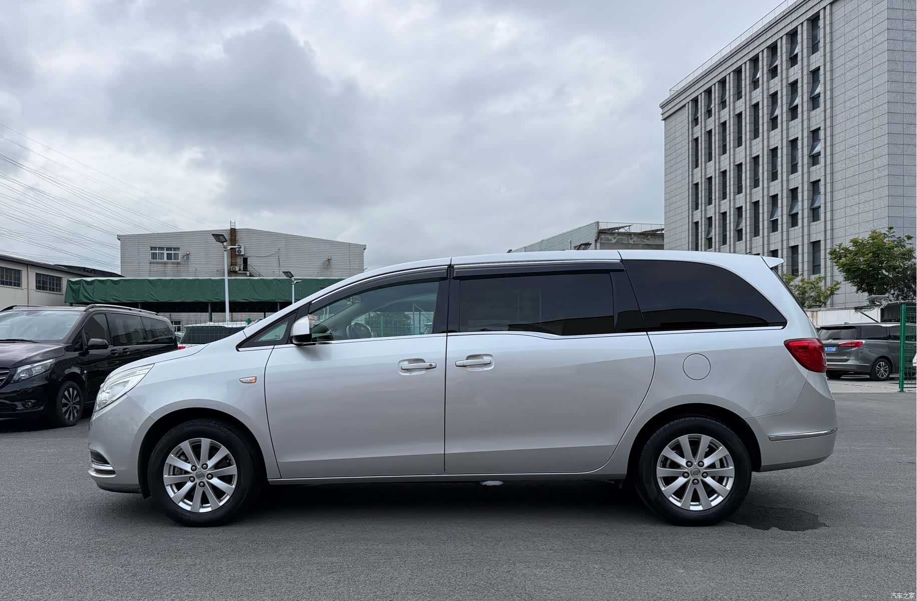 Buick GL8, 2017 17