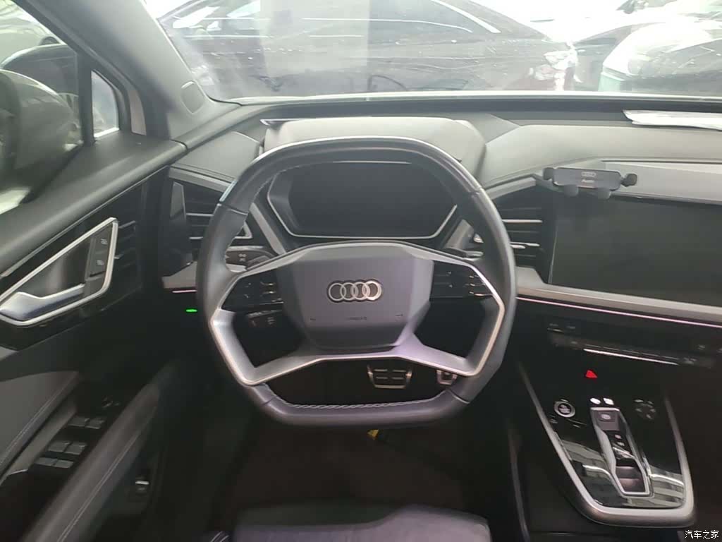 Audi Q4 e-tron, 2023 11