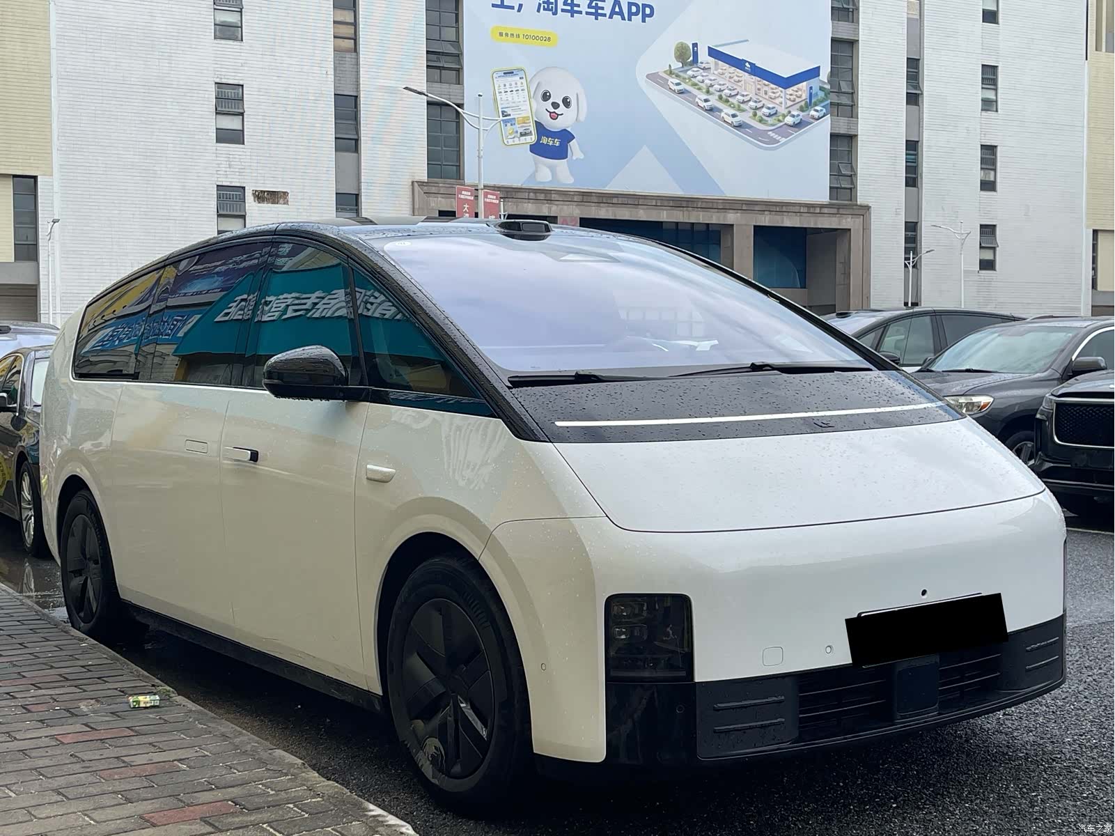 Li Auto MEGA, 2025 3