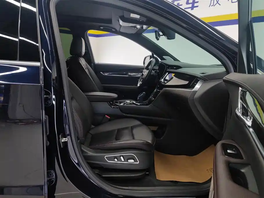 Cadillac XT6