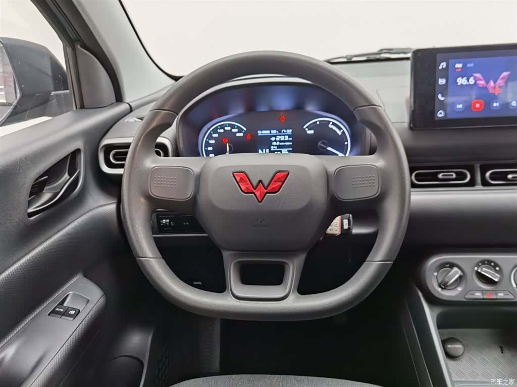 Wuling Hongguang, 2025 11