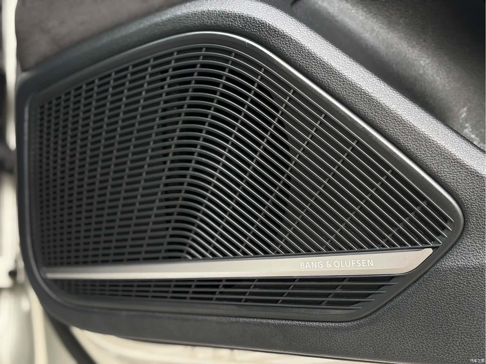 Audi A4L, 2018 15