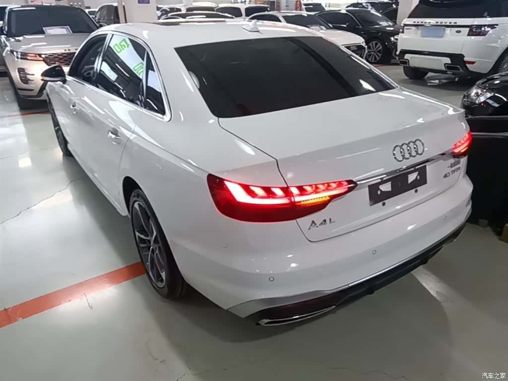 Audi A4L, 2021 все фото
