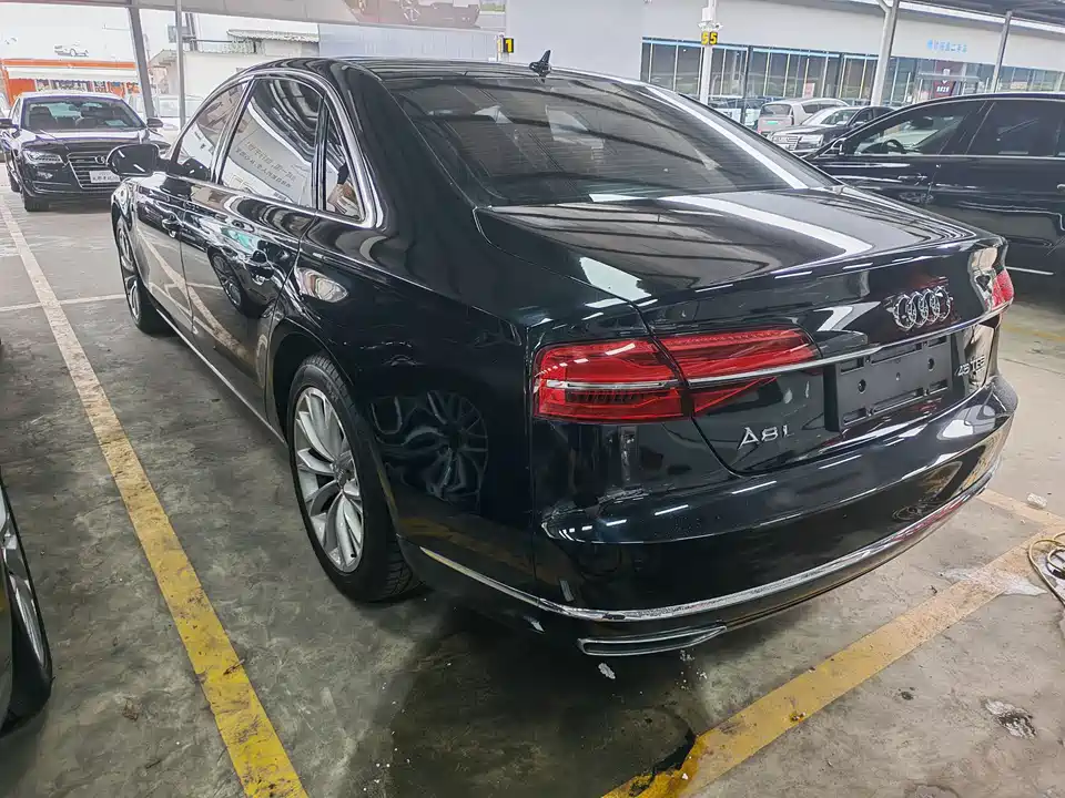 Audi A8