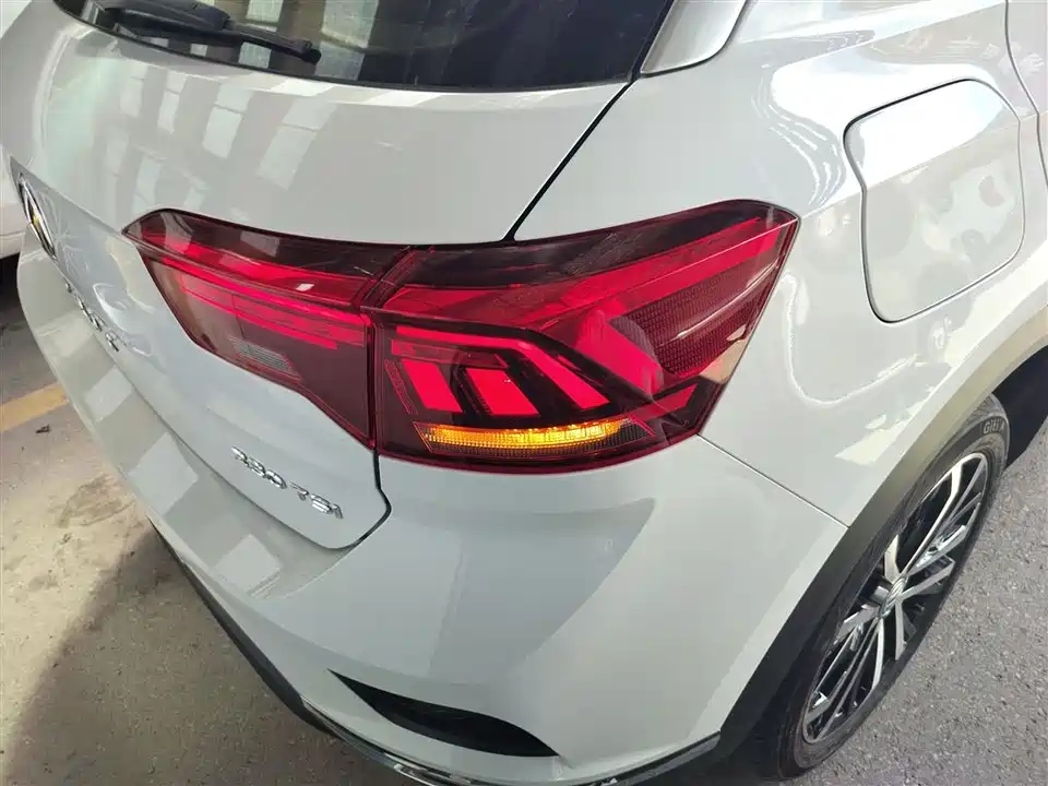 Volkswagen T-ROC exploring Songs