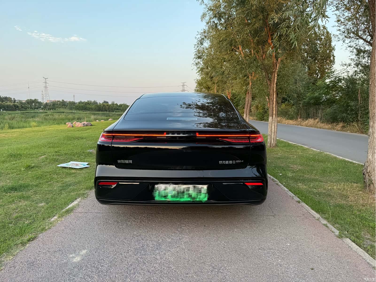 Geely 8, 2025 8