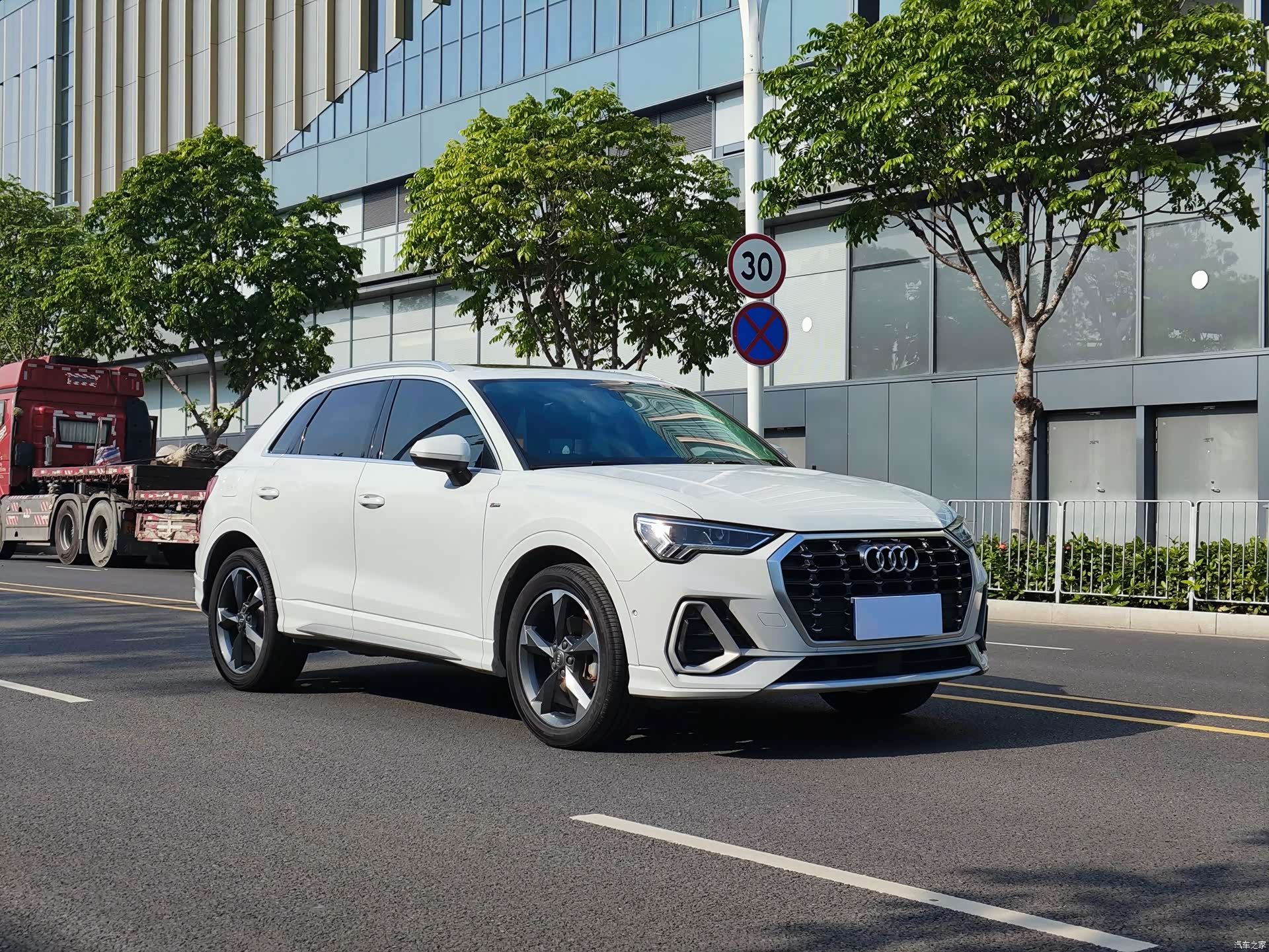 Audi Q3, 2021 3