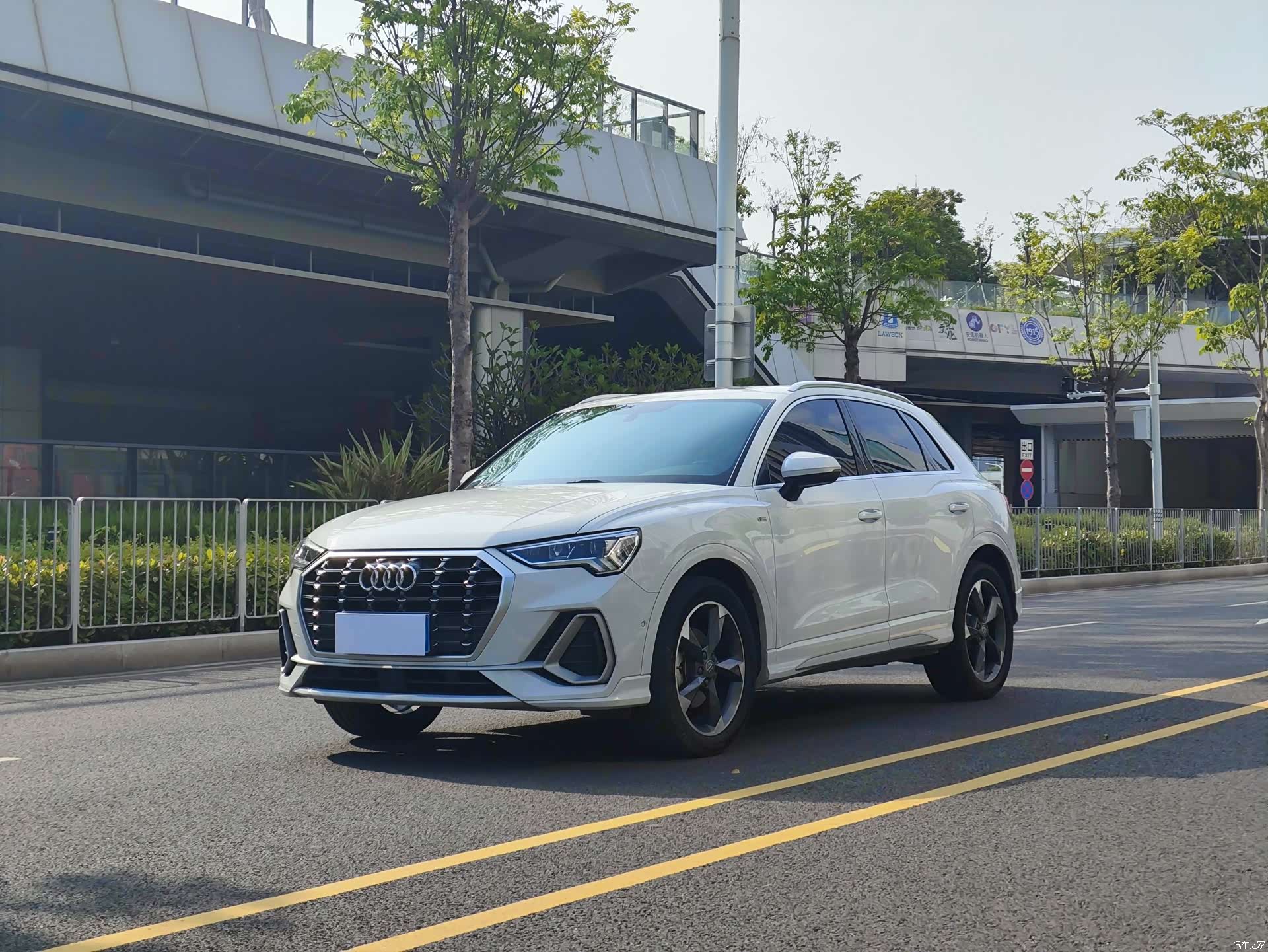 Audi Q3, 2021 1