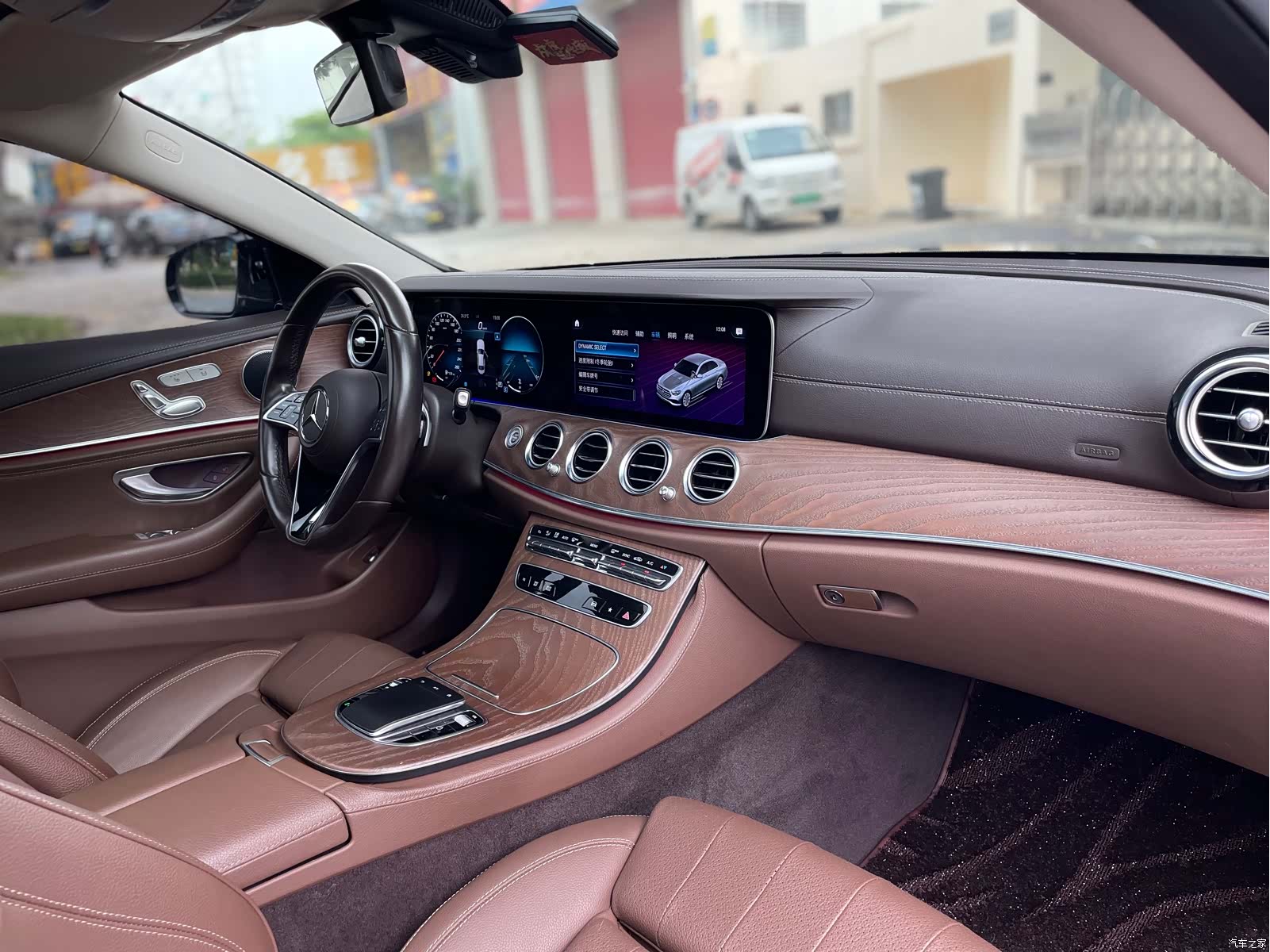 Mercedes-Benz E-Class, 2022 34