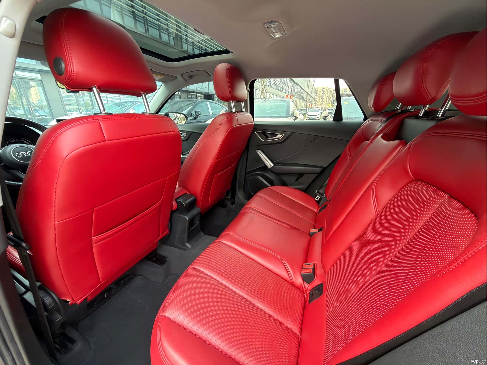 Audi Q2L, 2021 8