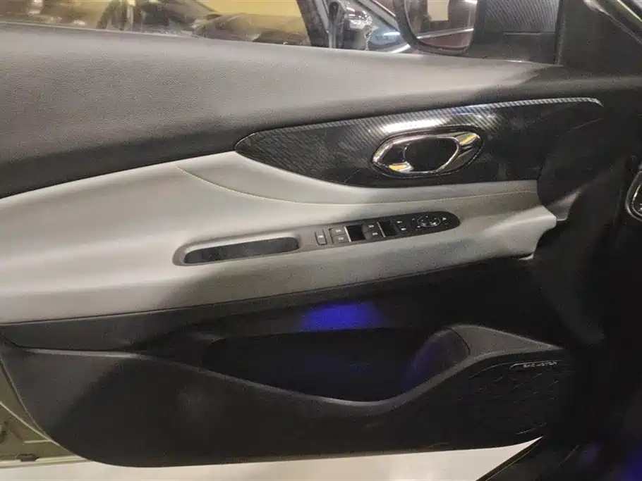 Trumpchi Shadow Leopard