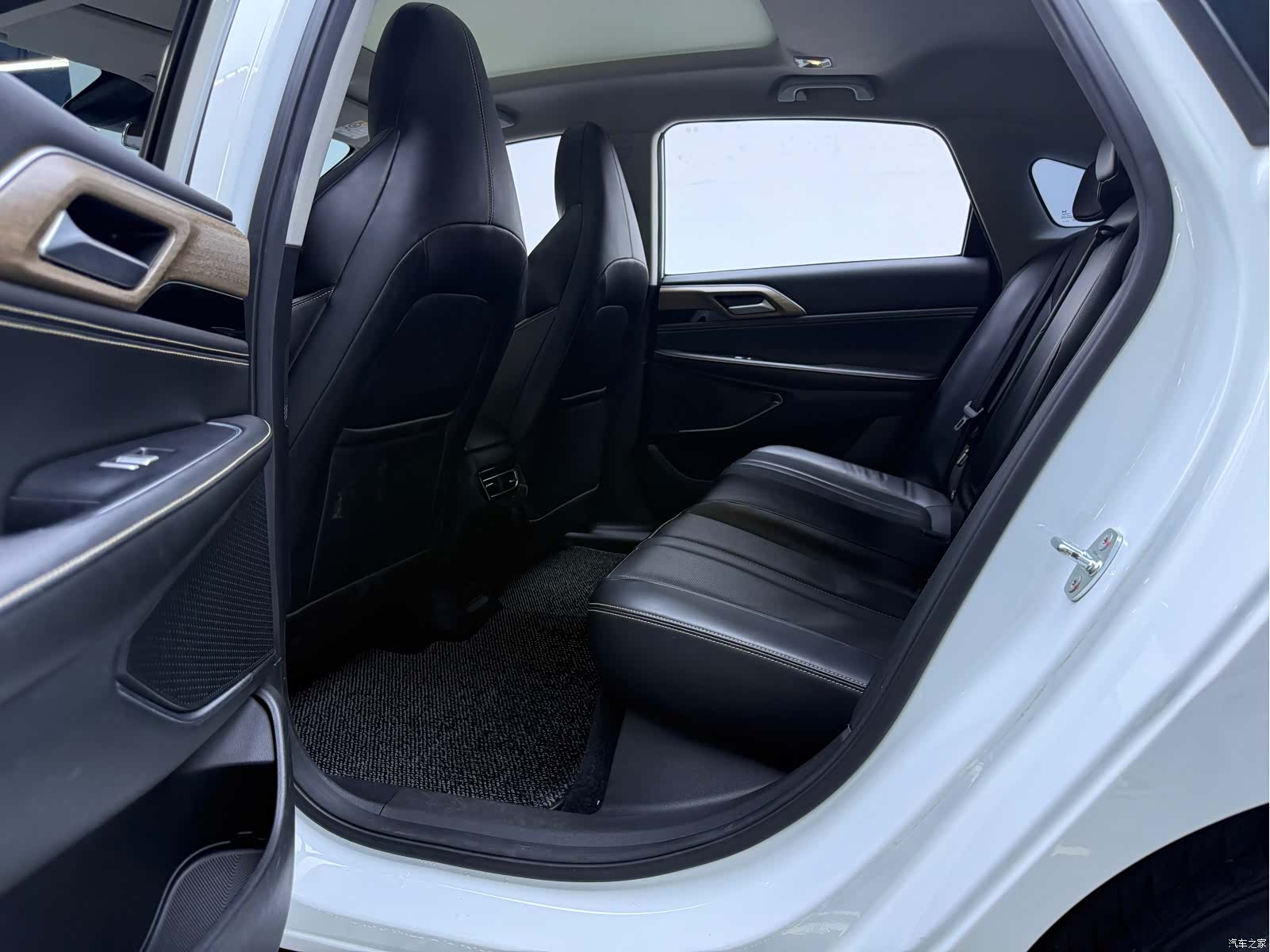 Xpeng P5, 2022 7